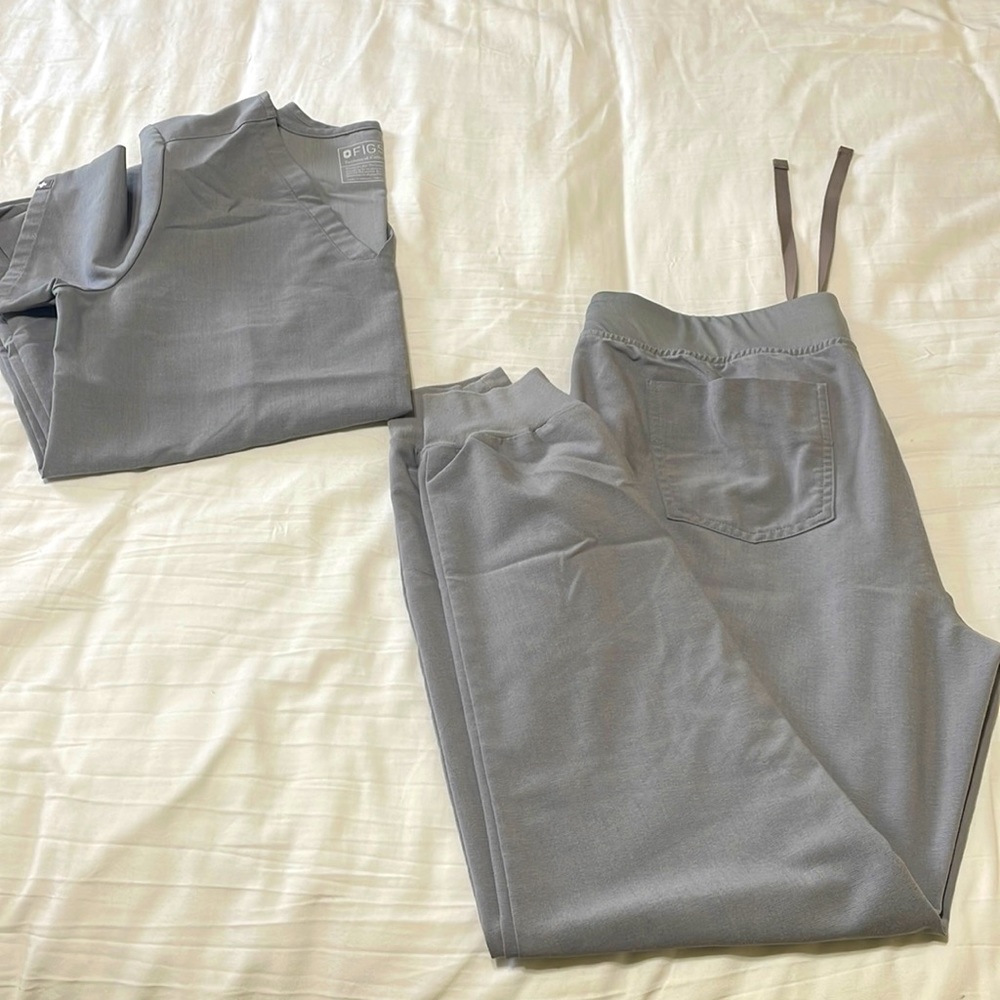 Figs Dark Space Grey set